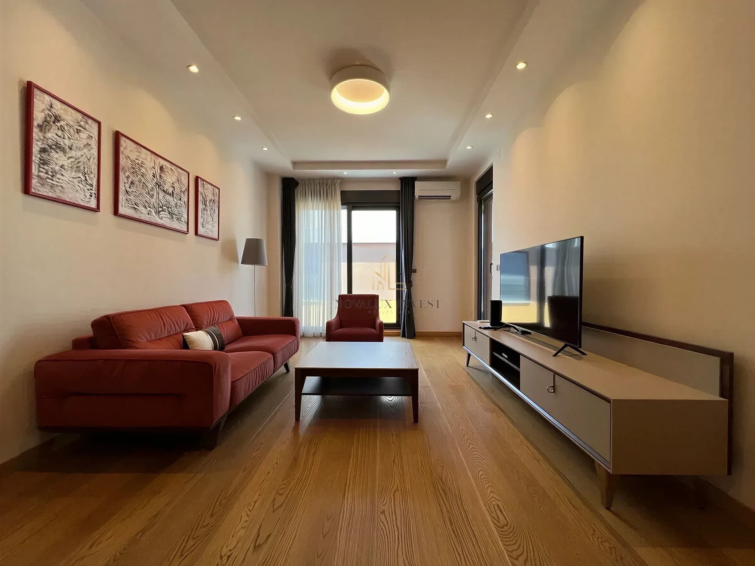 Izdavanje,dvosoban stan,75m2,kod Capital Plaze,Podgorica. — photo 1 of 11